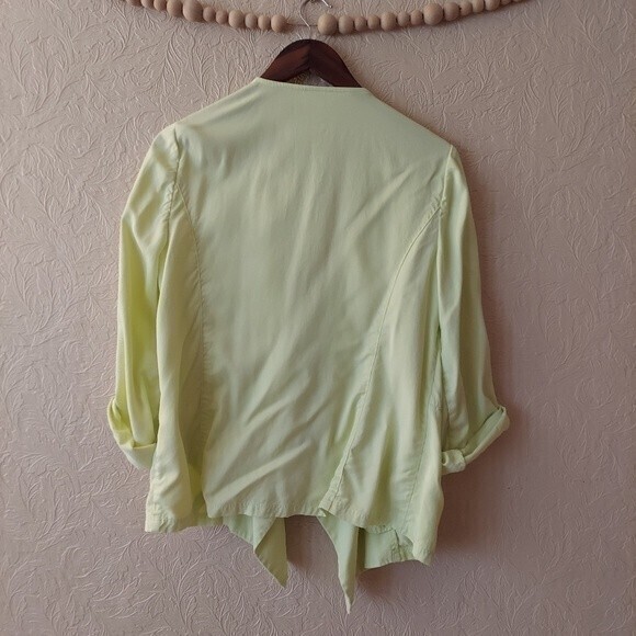 Chico’s Women’s Drape Front Jacket 3/4 Sleeve Zipper Yellow Green (1) Medium - Picture 3 of 7